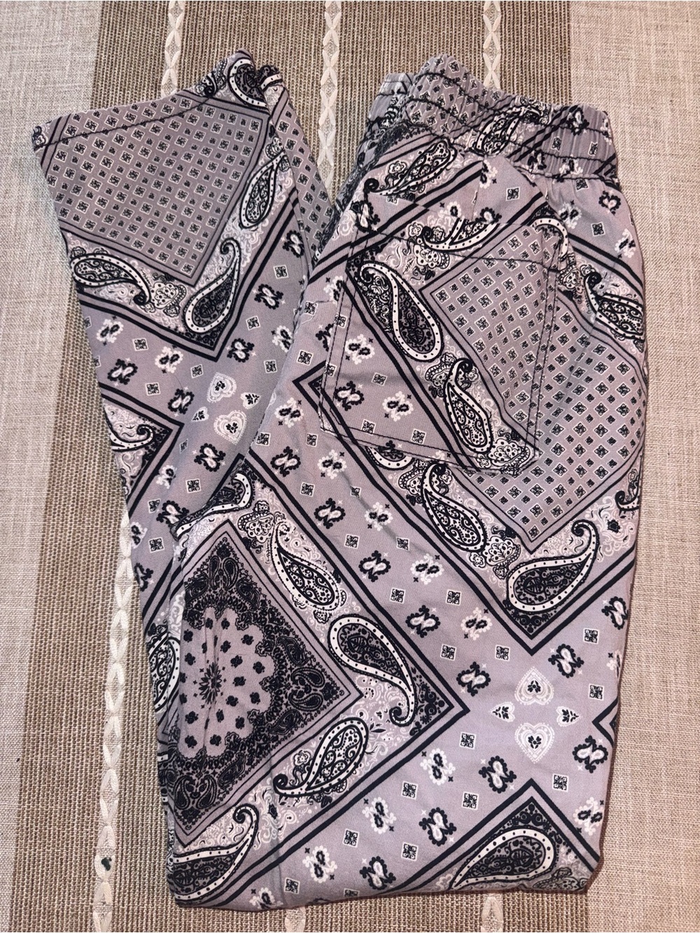 fresh Gray & Black bandanna Skinny Drawstring Pants - Picture 4 of 4